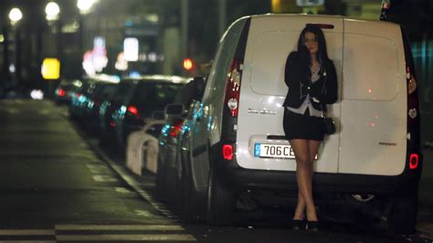 Prostitute Lyon 02