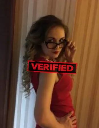 Adriana Blowjob Finde eine Prostituierte 